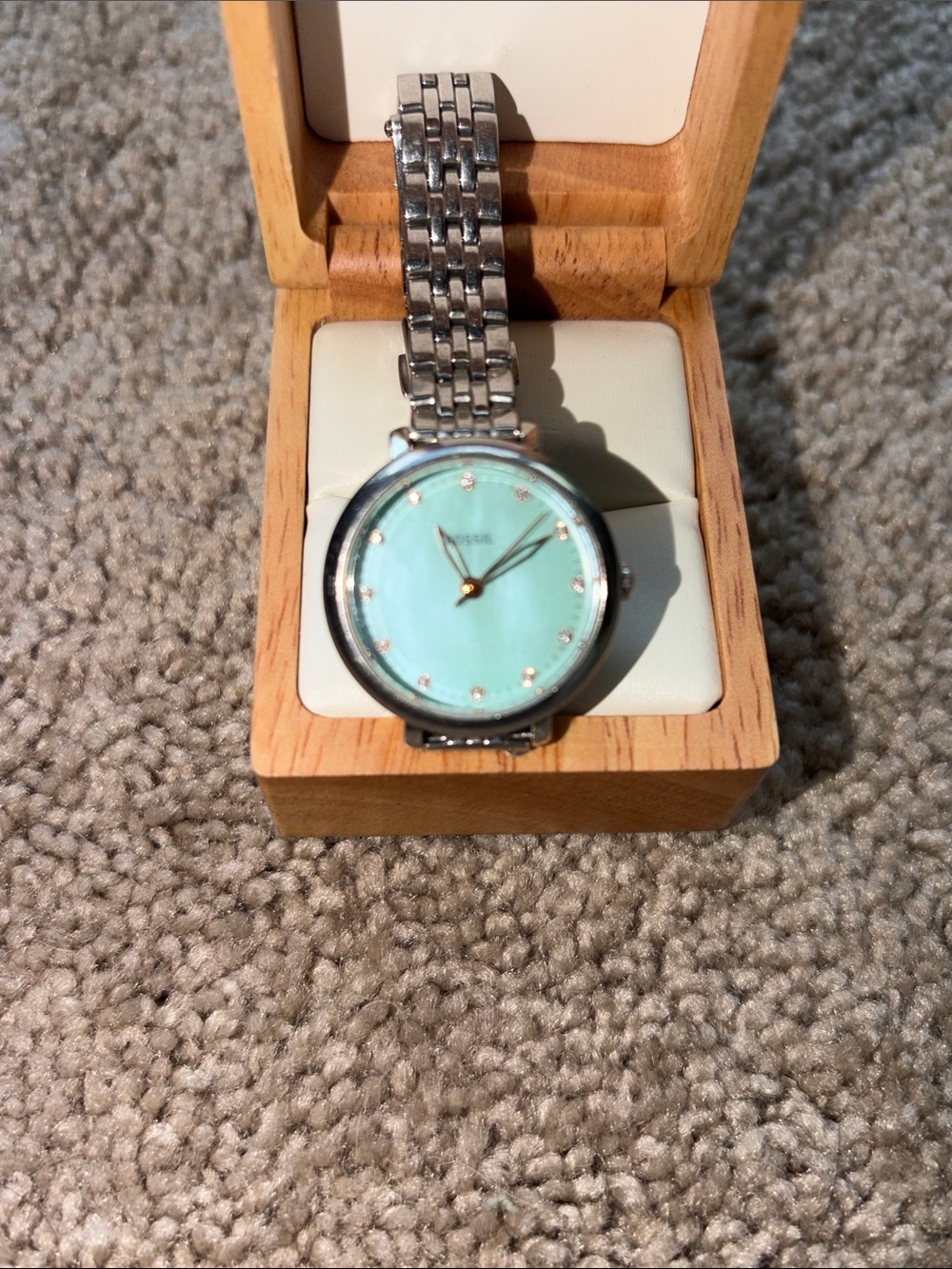 Fossil Silver-Tone Watch with Mint Green Dial. Just needs a battery.!!